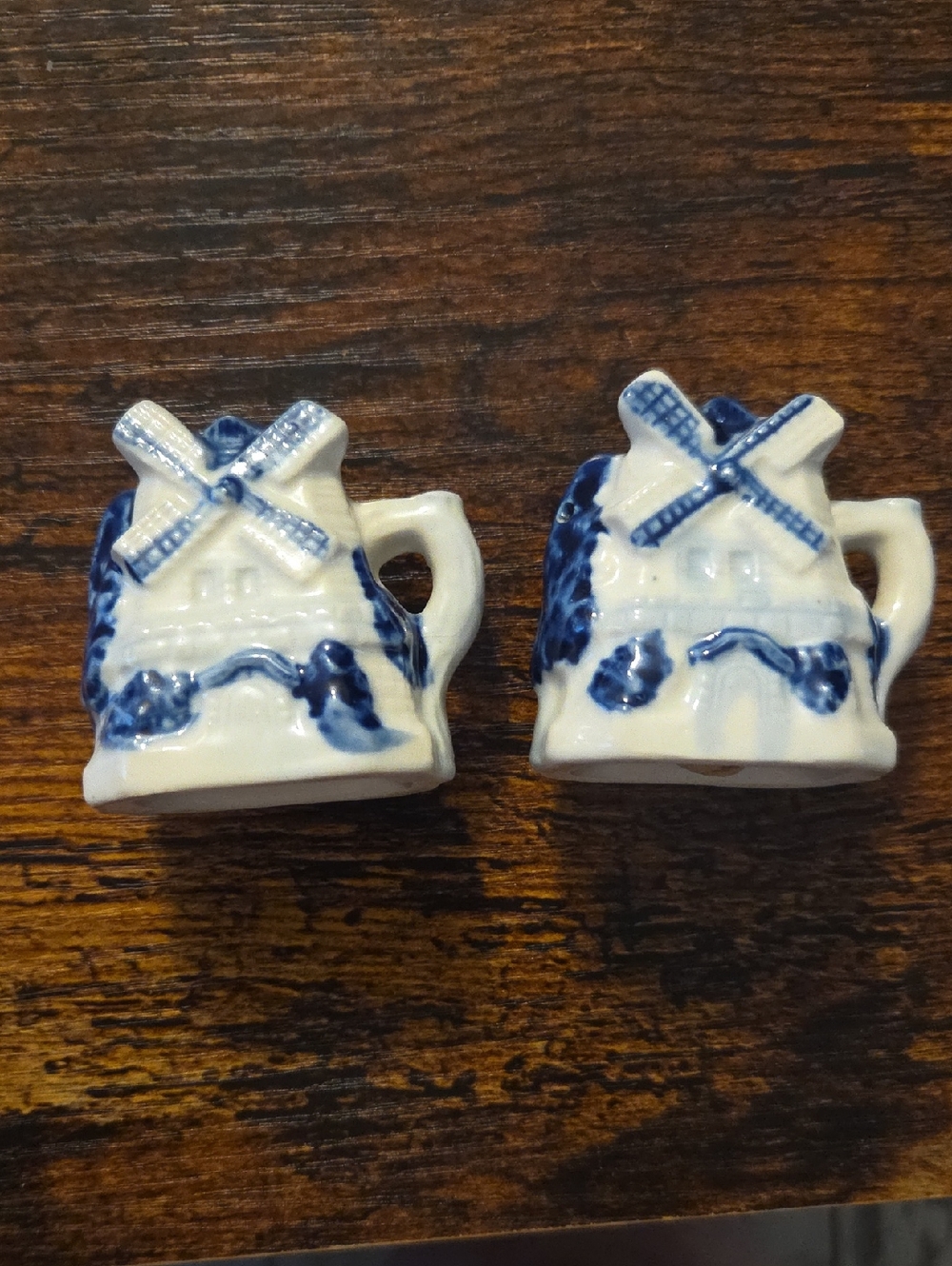 Vintage blue delft style salt and pepper shakers made in occupied Japan